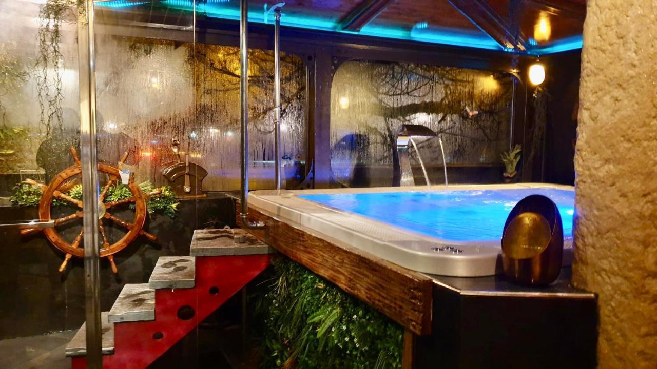 Hotel De La Truite & Spa Le Petit Nautilus Le Pont Esterno foto