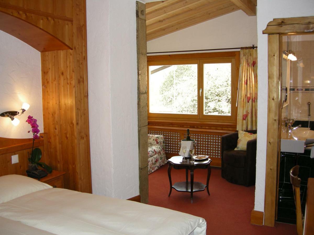 Hotel De La Truite & Spa Le Petit Nautilus Le Pont Esterno foto